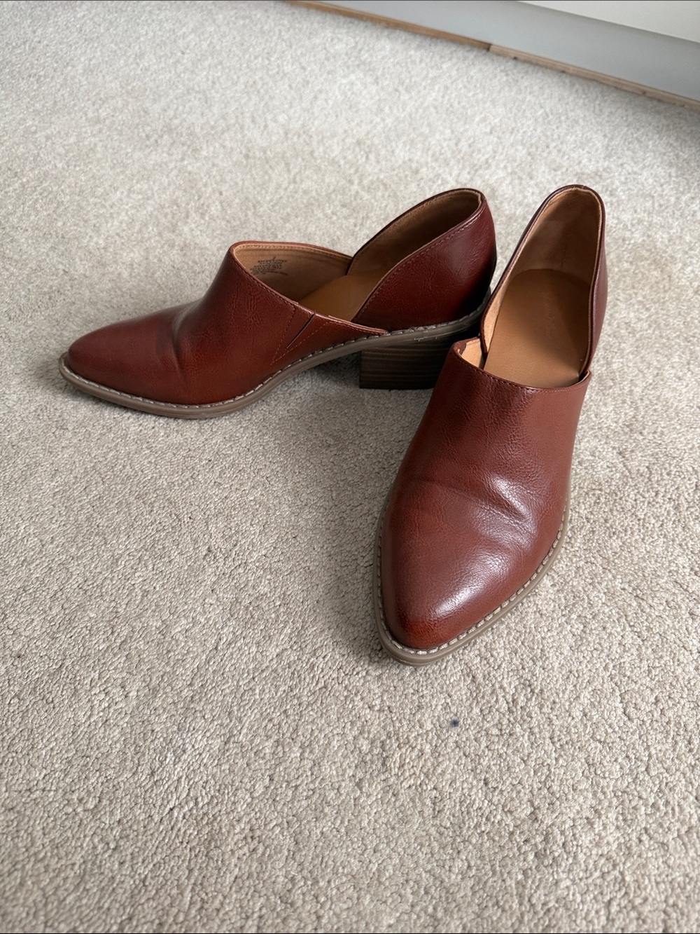 Universal Thread Brown Leather Pointed Slip-On Mules